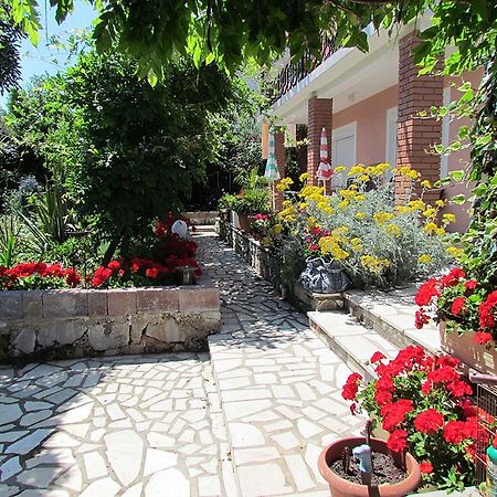 Apartments Bura & Jugo, Cres, Without Stress Ngoại thất bức ảnh